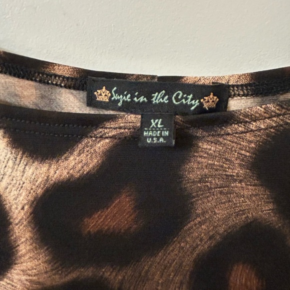 Suzie In The City Brown and Black Dolman Sleeve Blouse - Picture 2 of 4